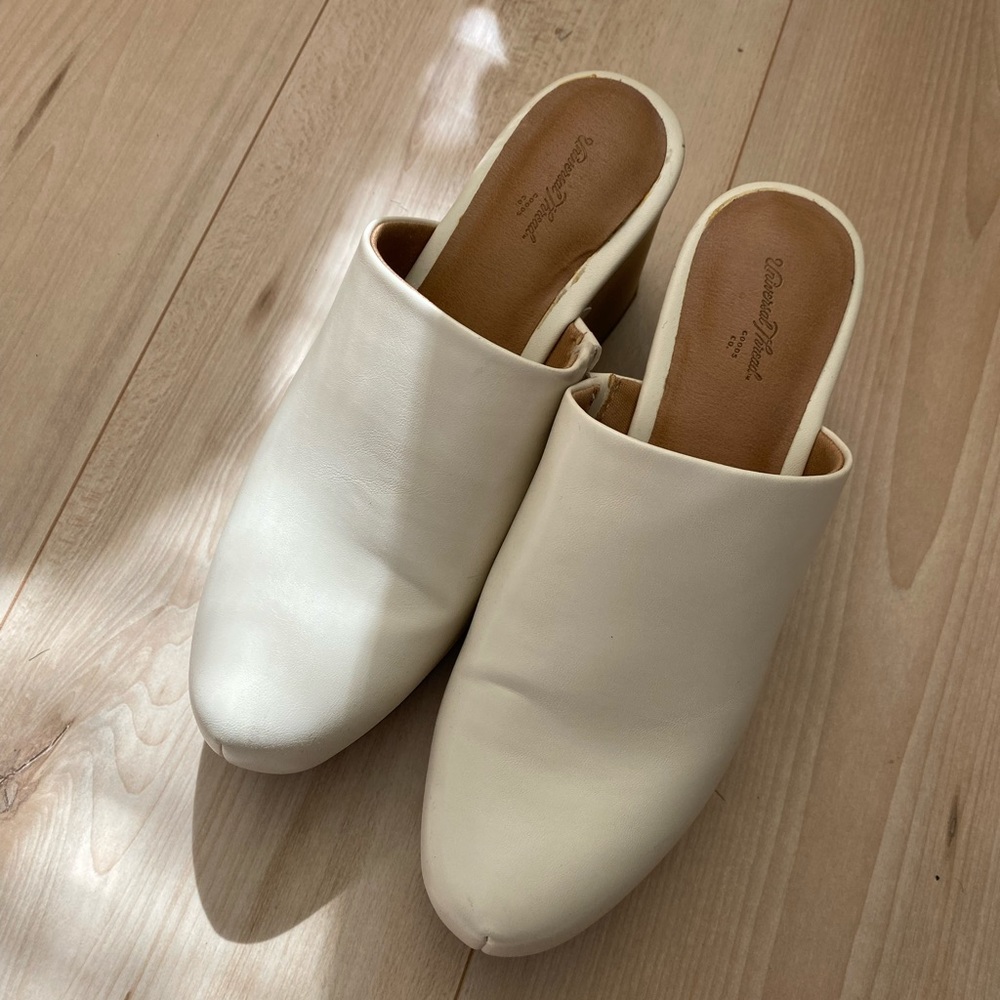 Universal thread clogs